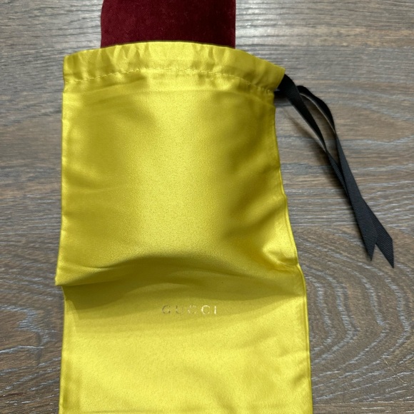 Gucci reading glasses. Lens has script. - Picture 7 of 7